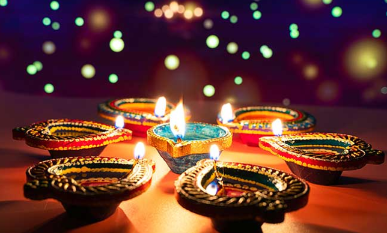 Diwali Diyas: The Symbol of Light, Tradition & Festive Elegance